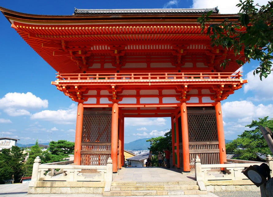 考えもつかなかった！京都・清水寺の目隠し門・狛犬の謎と「本当の意味と由来」